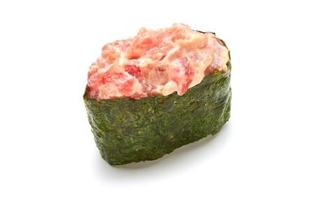 Гункан тунец спайси