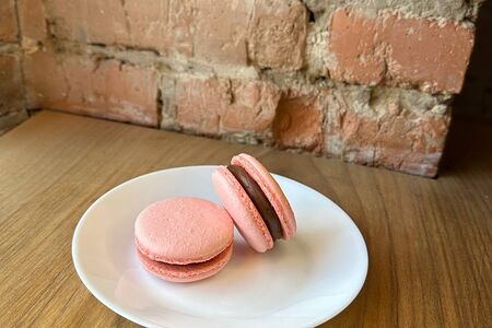 Макарун Шоколад-Вишня