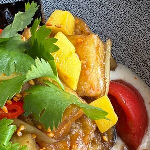 Теплый салат с баклажанами