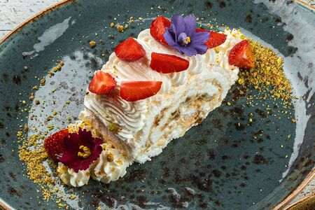 Меренговый рулет