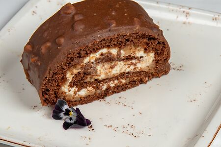 Рулет Сникерс