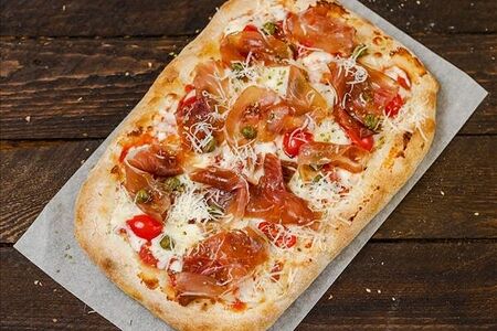 Прошутто с черри большая