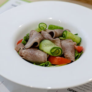 Салат с языком и ореховым соусом