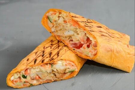 Гиро в сырном лаваше 