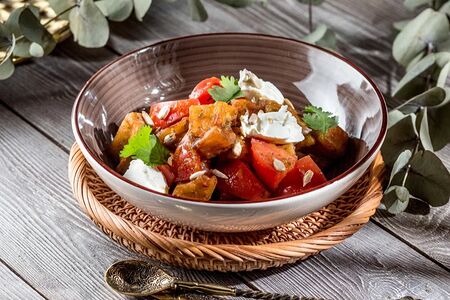 Салат с хрустящими баклажанами 