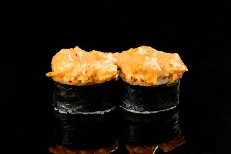 Острый ролл с креветкой