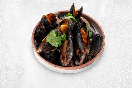 Мидии том ям