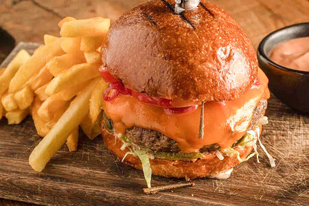 Бургер из мраморной говядины с трюфельным фри