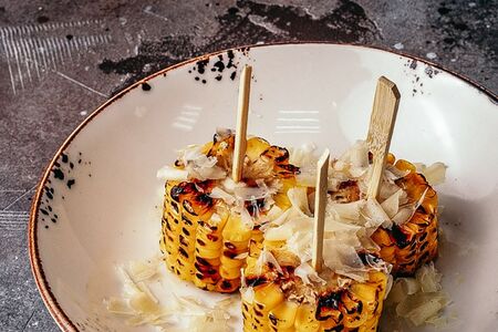 Кукуруза гриль с трюфелем и сыром