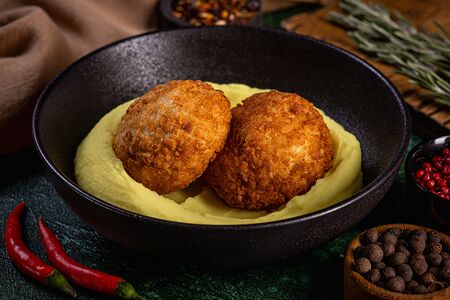 Две котлеты по-Крымски с картофельным пюре