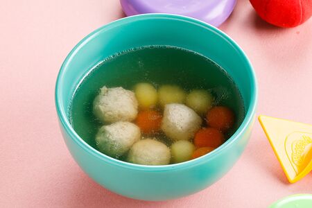 Детский суп с куриными фрикадельками