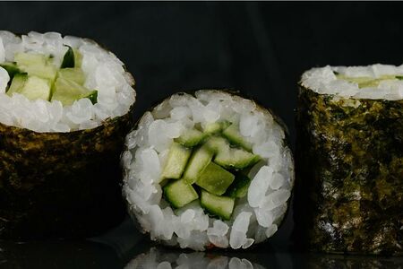 Маки с огурцом