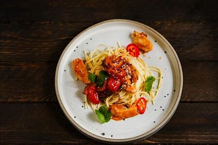 Паста Том-ям с курицей