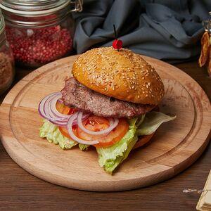 Бургер с котлетой из мраморной говядины