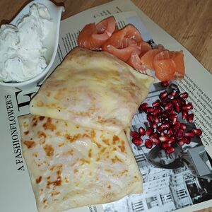 Блинчики с семгой и творожным сыром