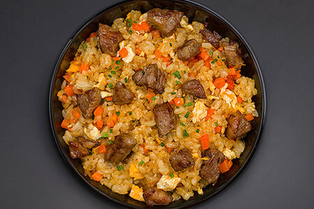 Жареный рис с говядиной