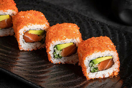 Ролл Калифорния с лососем