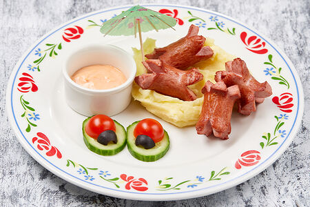 Лесная полянка с картофельным пюре и пикантным соусом