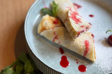 Блин с вишней и рикоттой