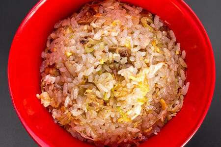 Жареный рис с курицей