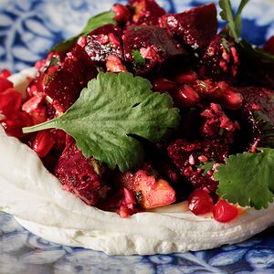 Салат со свеклой, гранатом и кайком 