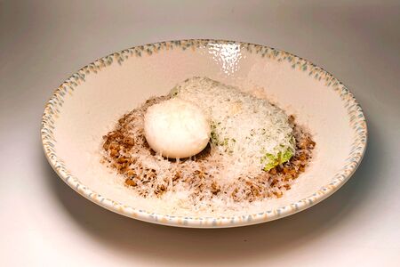 Греча, яйцо вмятку, авокадо