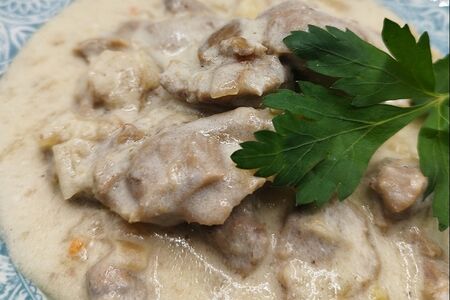 Куриные желудки в чесночном соусе