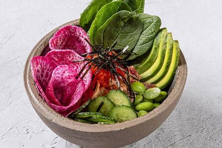 Поке Тунец спайси, авокадо, арбузная редька