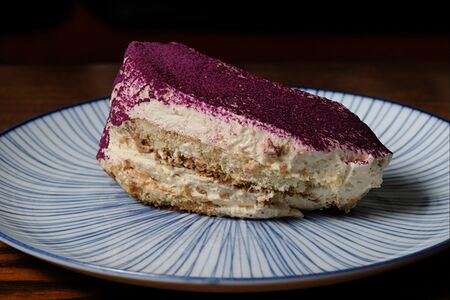 Тирамису с мисо и фиолетовой матчей