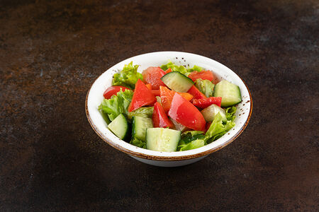 Салат из сочных овощей