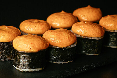 Ролл Сяке маки яки