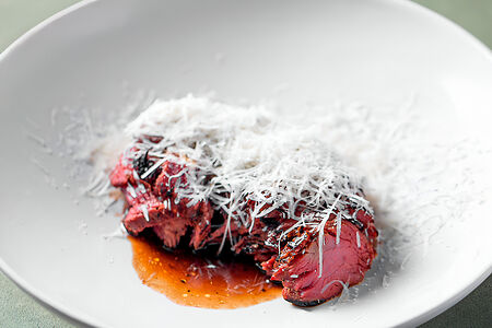 Сладкая говядина с пармезаном