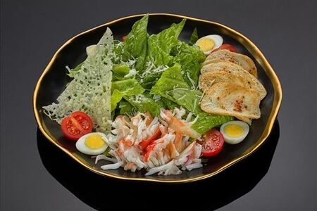 Цезарь с камчатским крабом