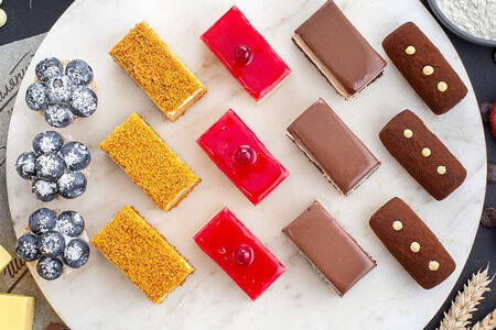 Ассорти птифуров