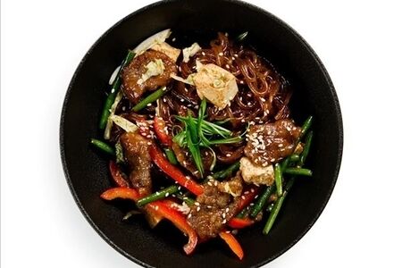 Бататовая лапша с говядиной Гальби