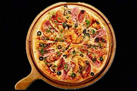 Пицца Мясной пир на традиционном тесте