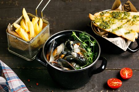 Мидии в сливочно-сырным соусе