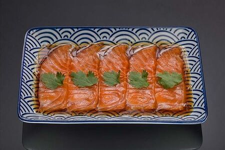 Лосось с соусом юдзу