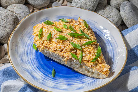 Печень трески на чиабатте