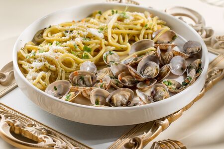 Букатини вонголе