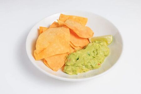 Гуакамоле, цитрус и чили