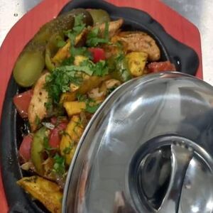 Сковородка с курицей