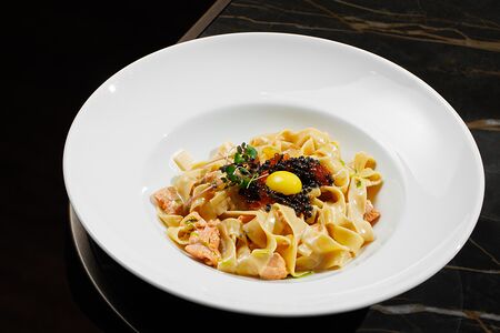 Фетучини с лососем