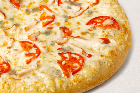 Сырная с цыпленком на пышном тесте 25 см