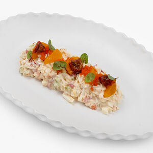 Салат с мясом камчатского краба и мандарином