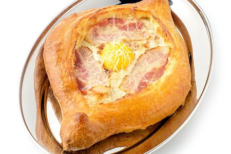 Хачапури Карбонара