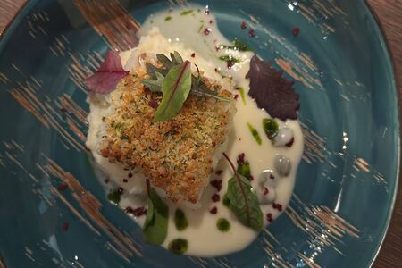 Стейк горбуши с соусом Берблан