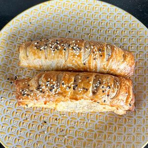 Самса с сосиской и сыром