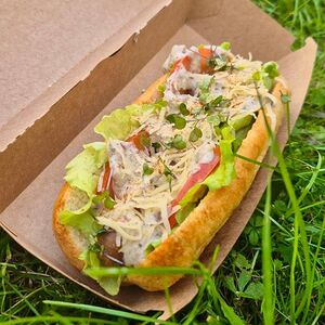 Хот-дог с томатом