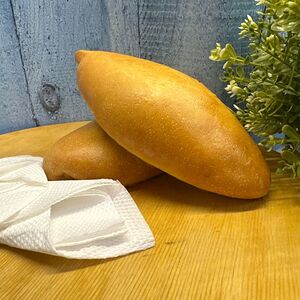 Сдобный пирожок с капустой